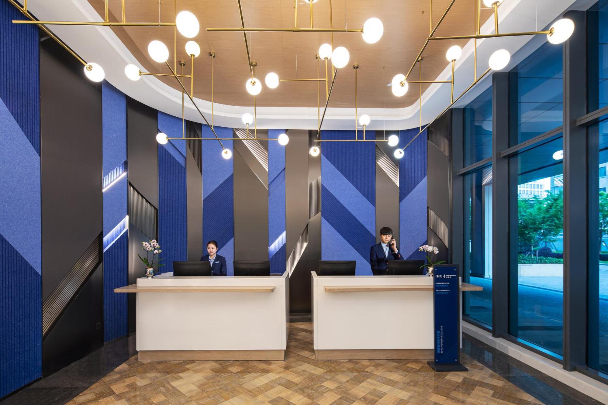 Holiday Inn Express Changfeng Park 上海市 エクステリア 写真